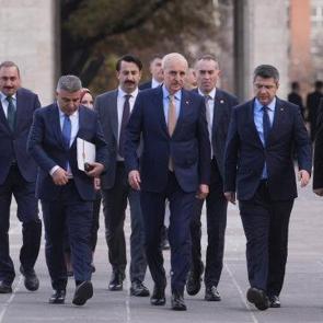 Meclis'te 'Ter&ouml;rs&uuml;z T&uuml;rkiye' zirvesi: Kurtulmuş'tan birlik &ccedil;ağrısı