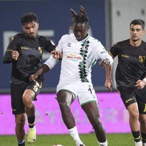 Ma&ccedil;ta 6 gol var kazanan yok: Son dakikalar nefes kesti