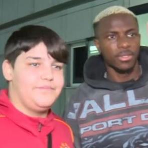 Osimhen İstanbul'a geldi: U&ccedil;aktan iner inmez tek c&uuml;mlelik a&ccedil;ıklama