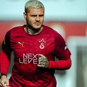 Osimhen'in yokluğunda fırsat bekleyen Icardi'ye Okan Buruk'tan k&ouml;t&uuml; haber