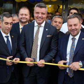 Sadettin Saran'a a&ccedil;ılış t&ouml;reninde s&uuml;rpriz hediye