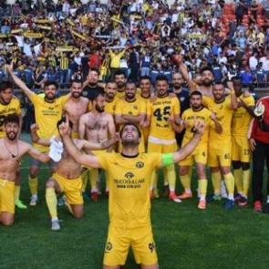 Şampiyonluğa oynayan takımı 'bahis' vurdu: Sadece 7 oyuncuları kaldı