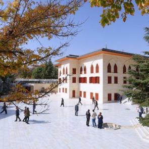 Somuncu Baba Külliyesi’nde sonbahar renkleri