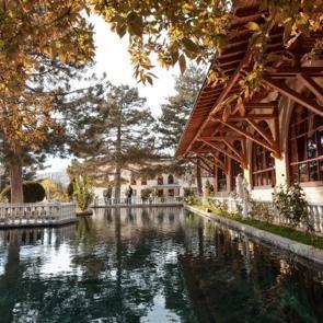 Somuncu Baba Külliyesi’nde sonbahar renkleri