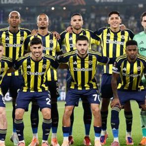 1-1&rsquo;lik beraberliğin ardından Fenerbah&ccedil;e ile ilgili hadsiz manşet! Tepki yağıyor