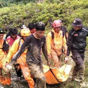 Güney Asya'da büyük felaket: Ölü sayısı 1400'ü aştı