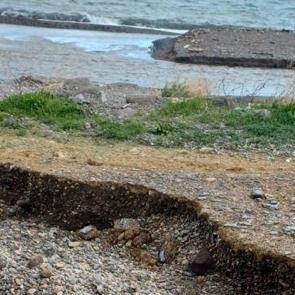 Çanakkale'de sağanak yağış: Sahil yolu kapandı!