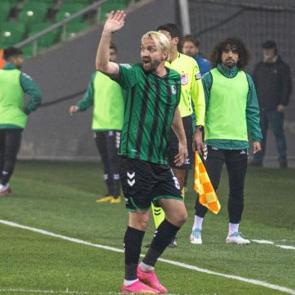 Caner Erkin bu sezon 3. kez kırmızı kart g&ouml;rd&uuml;!