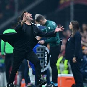 'Hakemlik konu var' diyen Okan Buruk yapılan hatayı a&ccedil;ıkladı!