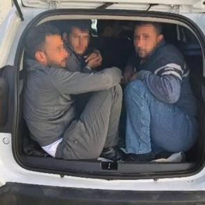 Hatay'da 12 düzensiz göçmen yakalandı; 3 organizatör tutuklandı