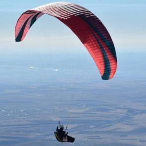 Yamaç paraşütü tutkunları Cudi Dağı’nda: Şehri kuş bakışı seyrettiler!