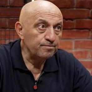 Sinan Engin'den g&uuml;ndem olan Beşiktaş eleştirisi: Bu y&ouml;netimin &ouml;mr&uuml; &ccedil;ok uzun değil