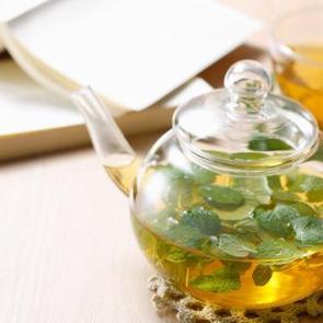 Şişkinlik krizine son: Uzmanların &ouml;nerdiği doğal i&ccedil;ecek