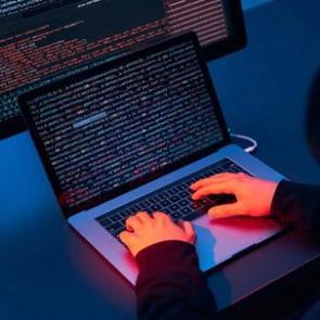 7,25 milyon kişinin verisini ele geçirdi! İnternet kafeye yapay zekalı saldırı