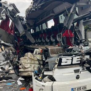 7 can gitmişti! Kazadan kurtulan yolcudan şoke eden s&ouml;zler: Biliyordum b&ouml;yle olacağını