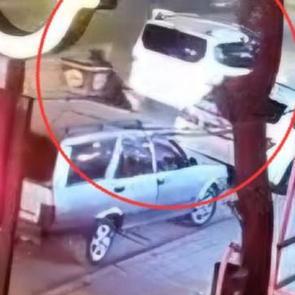 Adana’da motokuryeyi yüzünden, bacağından ve kalçasından bıçakla yaraladılar