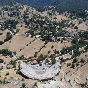 Akdeniz’in mavisine uzanan tarih: “Anıtsal antik tiyatrolar”