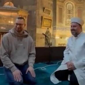 Alman vatandaşı Yven, Ayasofya Camii'den Müslüman oldu