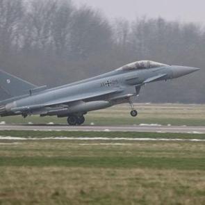 Almanya, Rusya'ya karşı 150 asker ve Eurofighter savaş uçağı konuşlandırdı