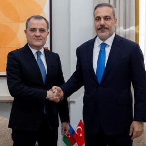 Bakan Fidan, Azerbaycanlı mevkidaşı ile bir araya geldi!
