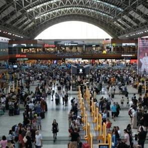 Bakan Memişoğlu duyurdu: Havaalanları, AVM'lerde bulundurulacak!