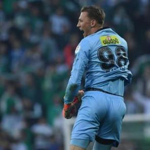 Bursaspor'un 2007 doğumlu kalecisi 'gol yeme' serisine son verdi