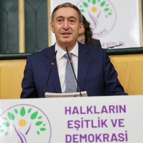 DEM Parti’den Özel’e cevap: Cellat defterini açacaksak hepiniz borçlu çıkarsınız