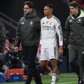 Sakatlıklardan yüzü gülmüyor! Real'in yıldızı 3. kez sahalardan uzak kalacak