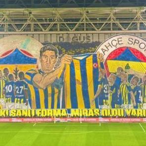 Fenerbah&ccedil;e taraftarından derbiye &ouml;zel koreografi!