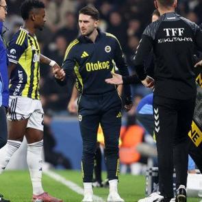 Fenerbah&ccedil;e'nin yıldızı ma&ccedil;a devam edemedi!