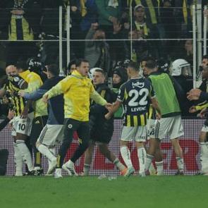 Galatasaray, Fenerbahçeli yıldız için ihbarda bulundu! "Taciz ve teşhircilik"