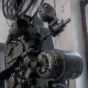 Geçmişin sinema atmosferi bu müzede: 75 yıllık projeksiyon makinesi…