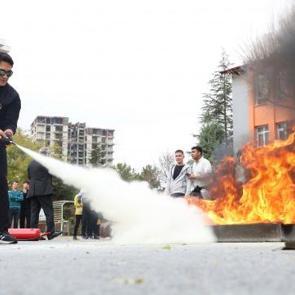 Konya Büyükşehir, özel gereksinimli öğrencilere “Afet Ve Acil Durum Eğitimi” verdi