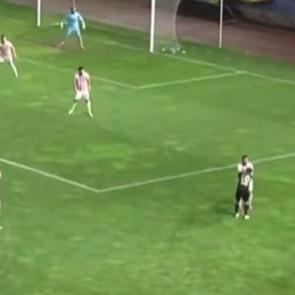 Orta mı şut mu? 3. Lig'de atılan muhteşem gol g&uuml;ndem oldu