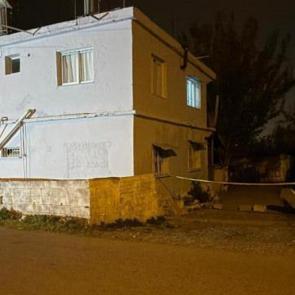 Karısını baltayla &ouml;ld&uuml;r&uuml;p banyoya g&ouml;md&uuml;