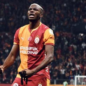 Osimhen'den Beşiktaş'ın eski yıldızına &ouml;vg&uuml;: '&Ouml;l&uuml;mc&uuml;l forvetlerden biriydi'