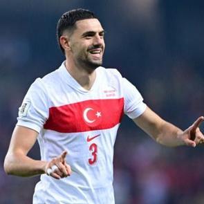 Resmen açıklandı! Merih Demiral'dan 3 yıllık imza