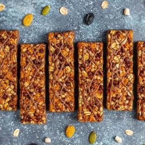 Sağlıklı Atıştırmalık: Granola Bar ve Enerji Topları