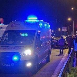 Sakarya'da 2 otomobil &ccedil;arpıştı: 1 &ouml;l&uuml;, 3 yaralı