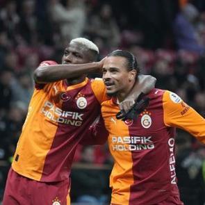 Samsunspor 2-0'dan d&ouml;nd&uuml;! Galatasaray Osimhen'le hayata tutundu