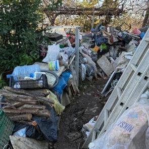 Trabzon'da 3 evden tonlarca &ccedil;&ouml;p &ccedil;ıktı