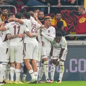 Trabzonspor'a b&uuml;y&uuml;k şok! 2 yıldızı dev ma&ccedil;ta yok