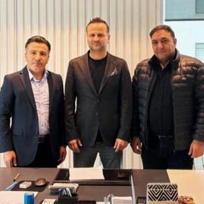 1. Lig ekibi 24 saat dolmadan yeni teknik direkt&ouml;r&uuml;n&uuml; a&ccedil;ıkladı