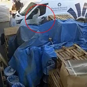 19 yaşındaki genci bı&ccedil;aklayarak &ouml;ld&uuml;rd&uuml;! Cinayet kamerada 