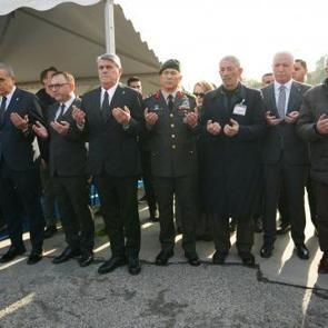 Beşiktaş'ta 2016 yılındaki ter&ouml;r saldırısında şehit olanlar anıldı