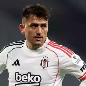 Beşiktaş'a Cengiz &Uuml;nder şoku! Oyuna devam edemedi