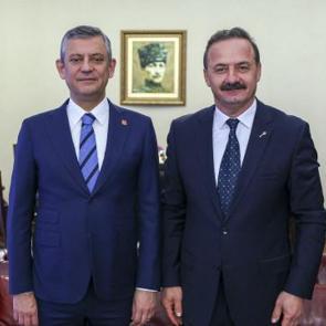 CHP Genel Başkanı &Ouml;zel, Anahtar Parti Genel Başkanı Ağıralioğlu ile g&ouml;r&uuml;şt&uuml;