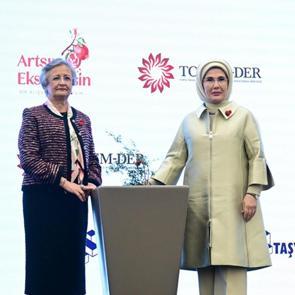Emine Erdoğan, TOGEM-DER'in "Artsın Eksilmesin D&ouml;n&uuml;ş&uuml;m Pazarı"nın a&ccedil;ılışına katıldı