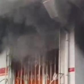 Esenler’de 5 yaşındaki çocuk çakmakla oynarken yangın çıktı