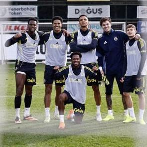 Fenerbah&ccedil;e'de ayrılık yolda! Mourinho ya da Dzeko'nun yanına gidecek